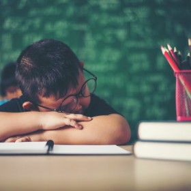 Como uma boa noite de sono pode ajudar na aprendizagem
